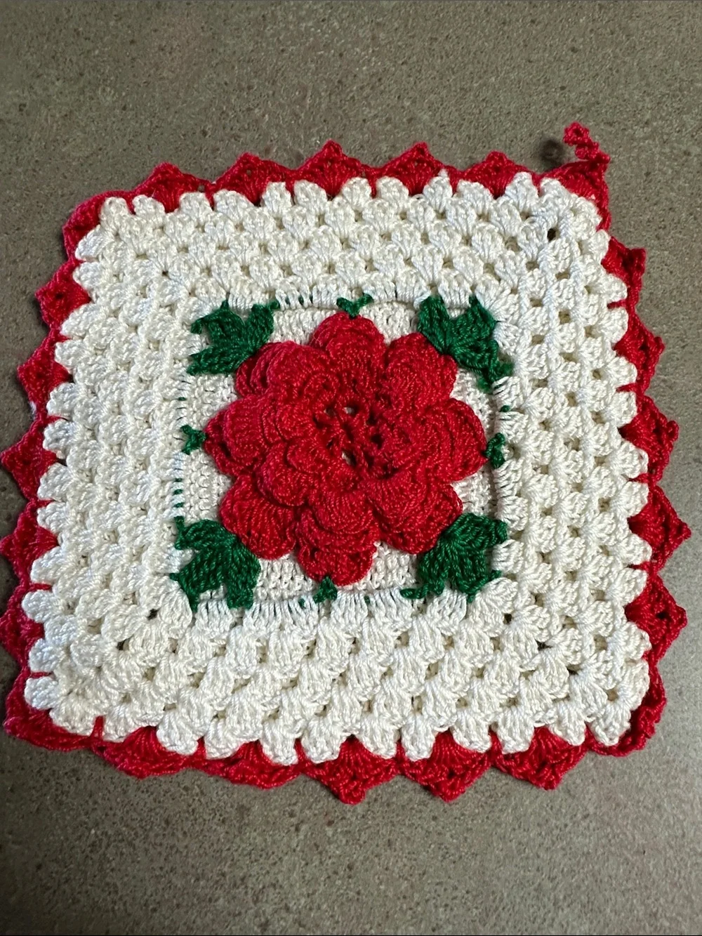 Vintage 4-Piece Handmade Crochet Potholder Set 3D Red Roses Granny Square
